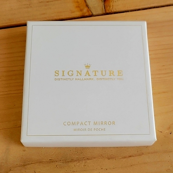 "Oh, So  Pretty"  Signature Compact Mirror - Picture 5 of 7